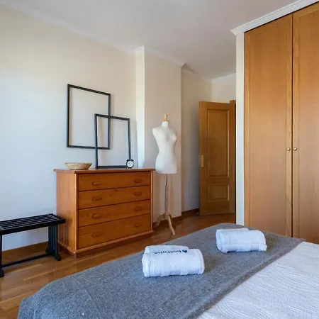 Homely Fresh - Terrace & Garage Apartment